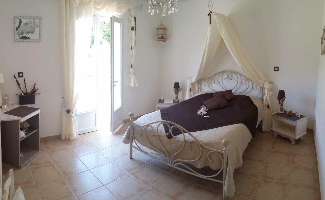 Les Galines Hotel Rians  ภายนอก รูปภาพ