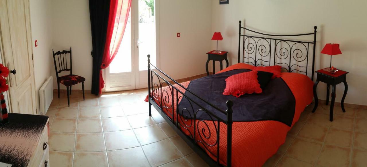 Les Galines Hotel Rians  ภายนอก รูปภาพ